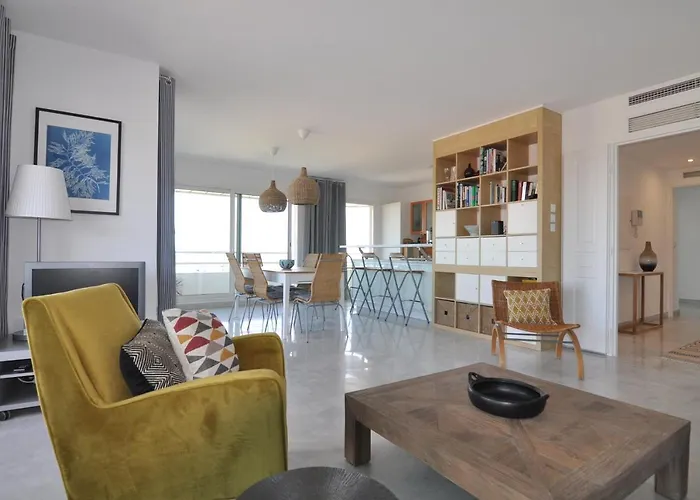 Апартаменты Stunning 2-bedroom & Panoramic Sea View -stayinantibes- 54 Soleau *