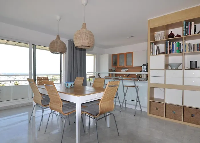 Апартаменты Stunning 2-bedroom & Panoramic Sea View -stayinantibes- 54 Soleau Антиб